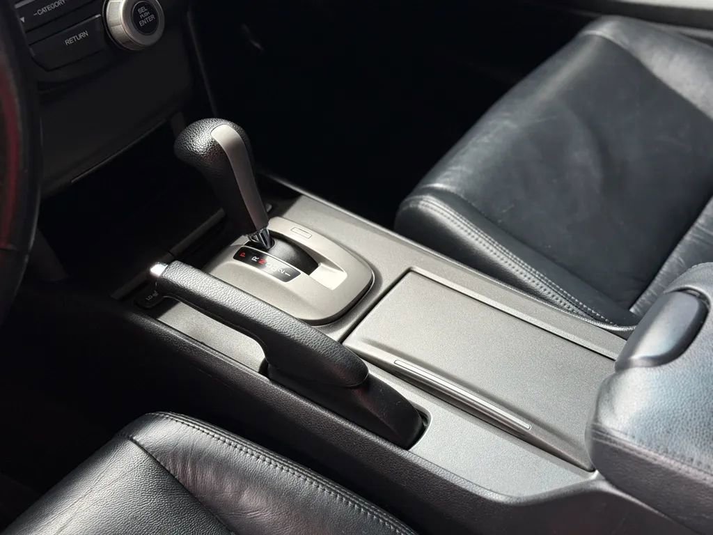 Used 2011 Honda Accord EX-L image 19