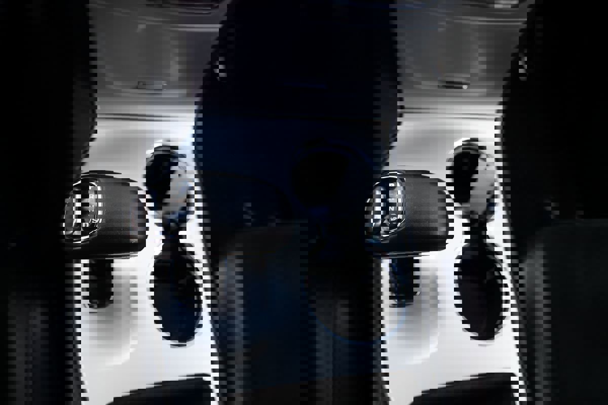 Used 2015 Jeep Grand Cherokee Altitude image 32