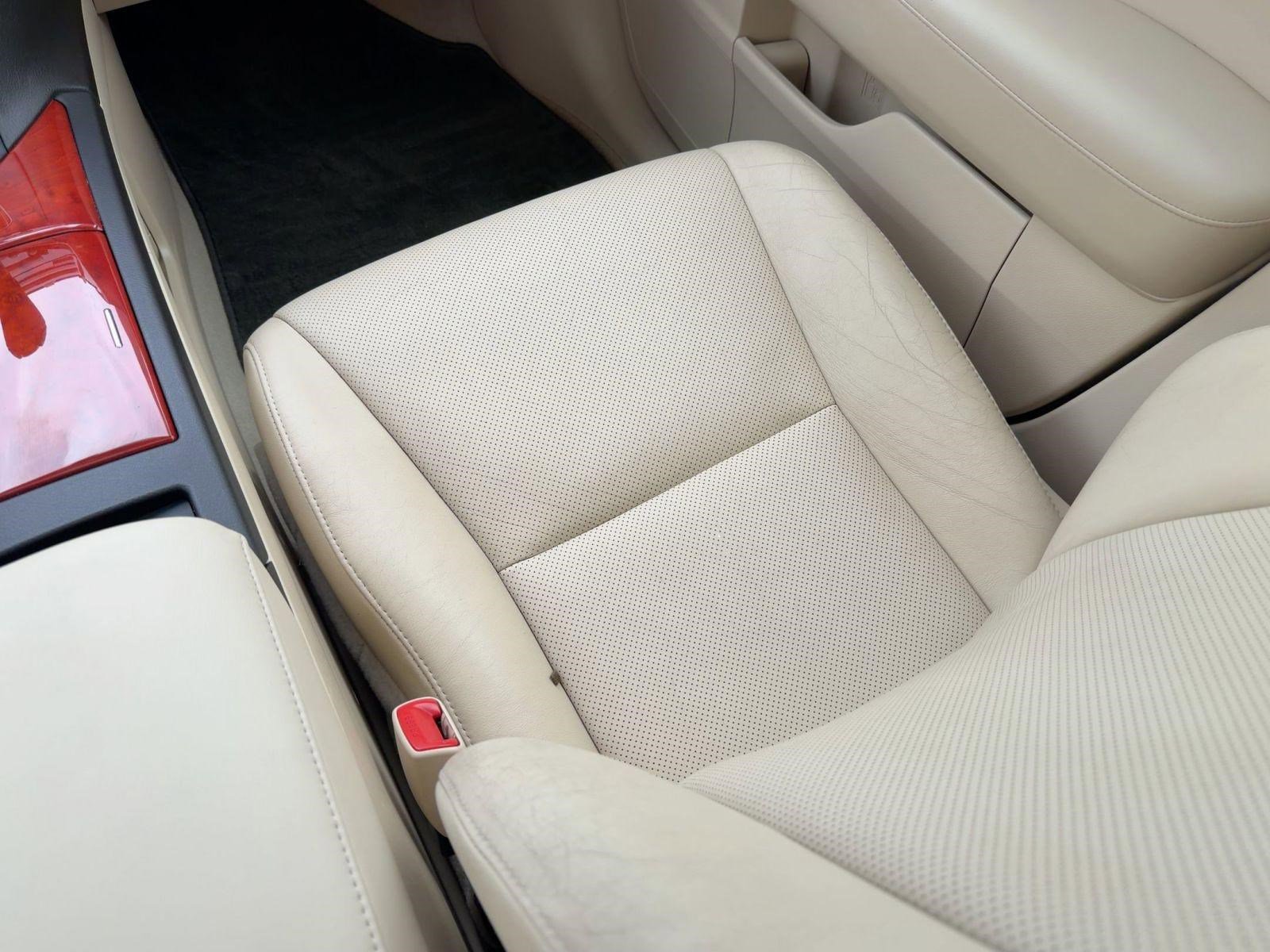 Used 2011 Lexus RX 350 2WD w/ Premium Pkg image 32