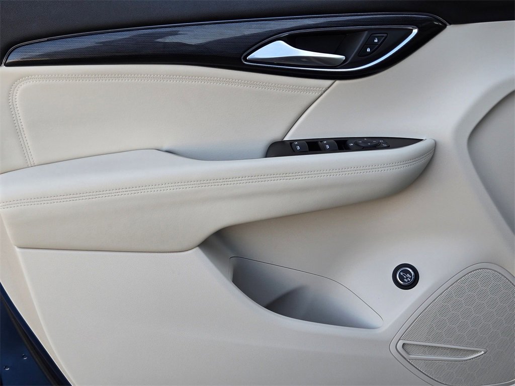 Used 2023 Buick Envision Preferred image 11