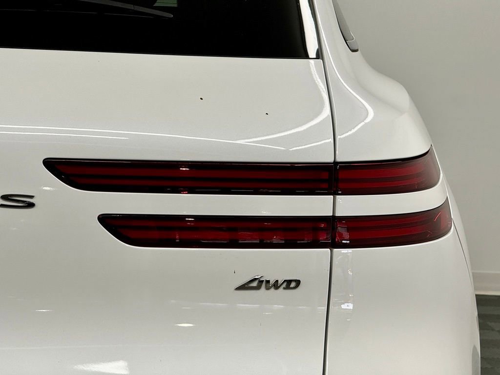 Used 2026 Genesis GV70 2.5T Advanced image 12