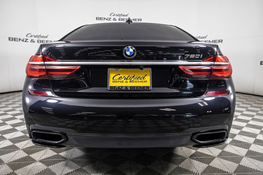 Used 2017 BMW 750i image 8