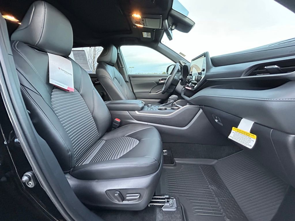 Used 2026 Toyota Highlander XSE image 30