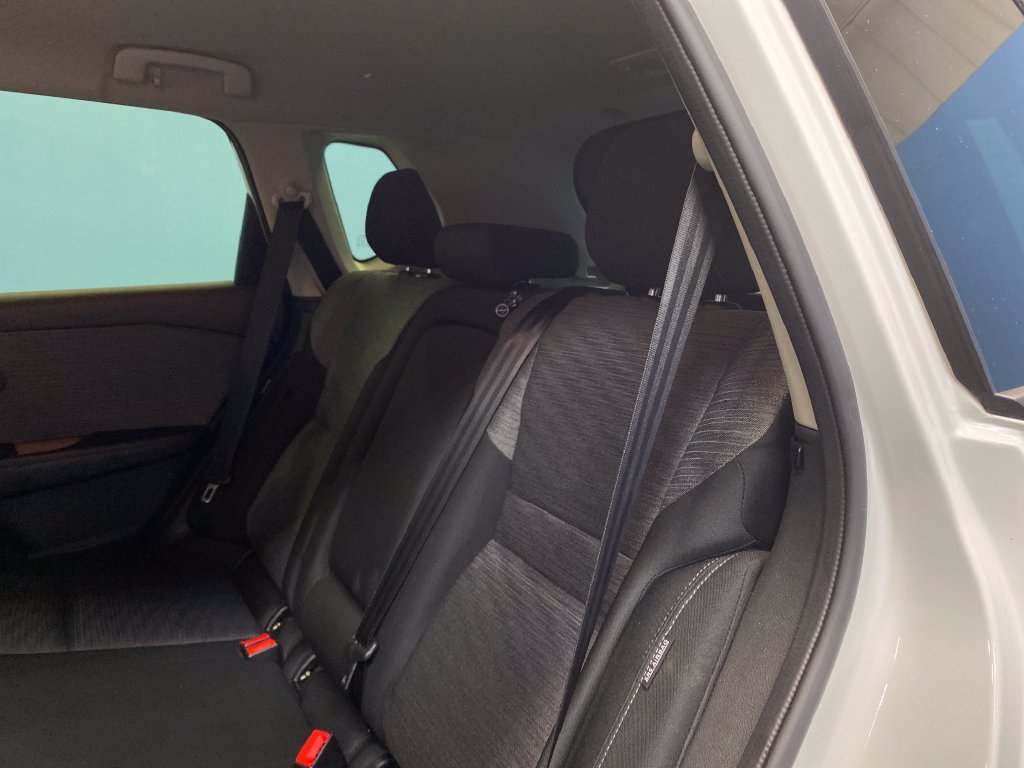 Used 2023 Nissan Rogue SV AWD/4WD image 23