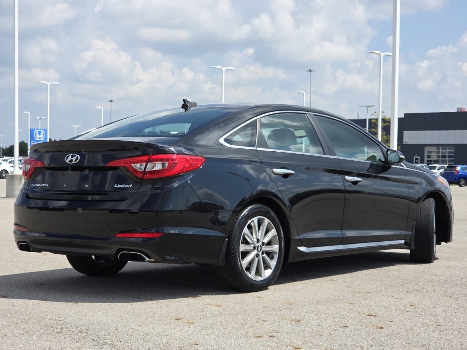 Used 2017 Hyundai Sonata Limited FWD image 17