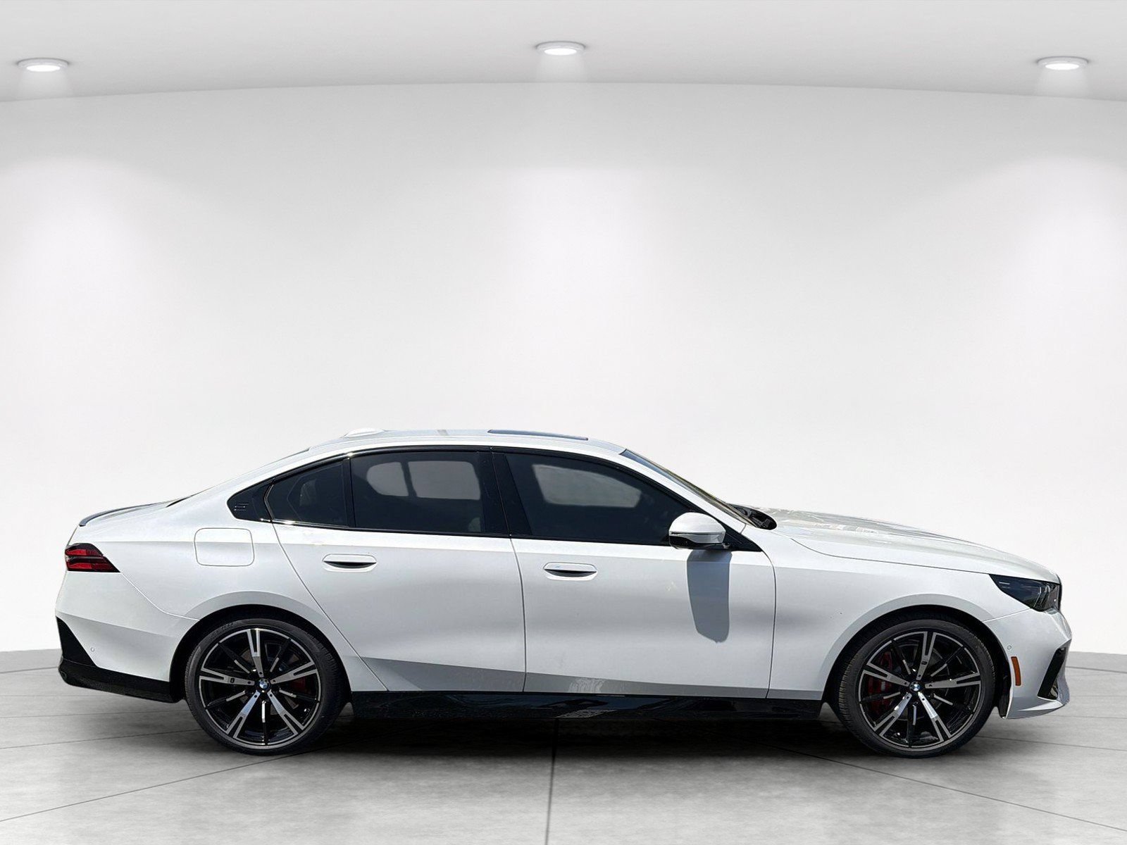 New 2027 BMW 540i xDrive w/ M Sport Package AWD/4WD image 3