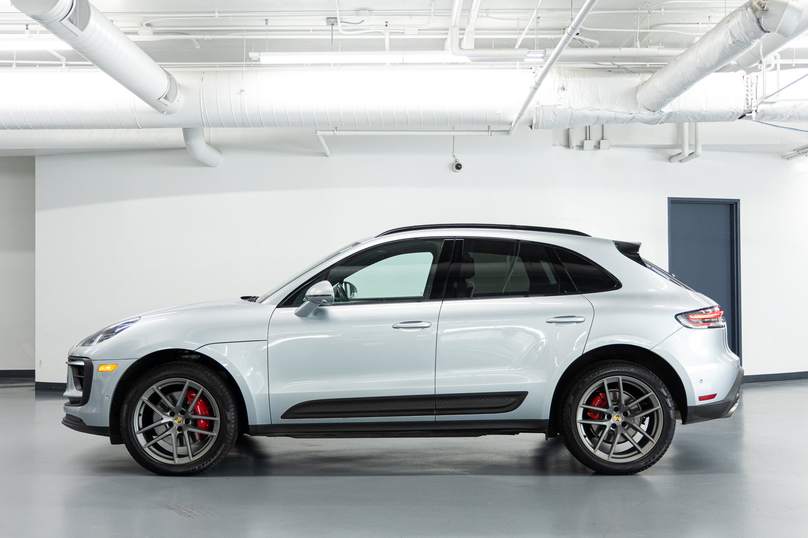 Used 2022 Porsche Macan S w/ Premium Package Plus AWD/4WD image 3