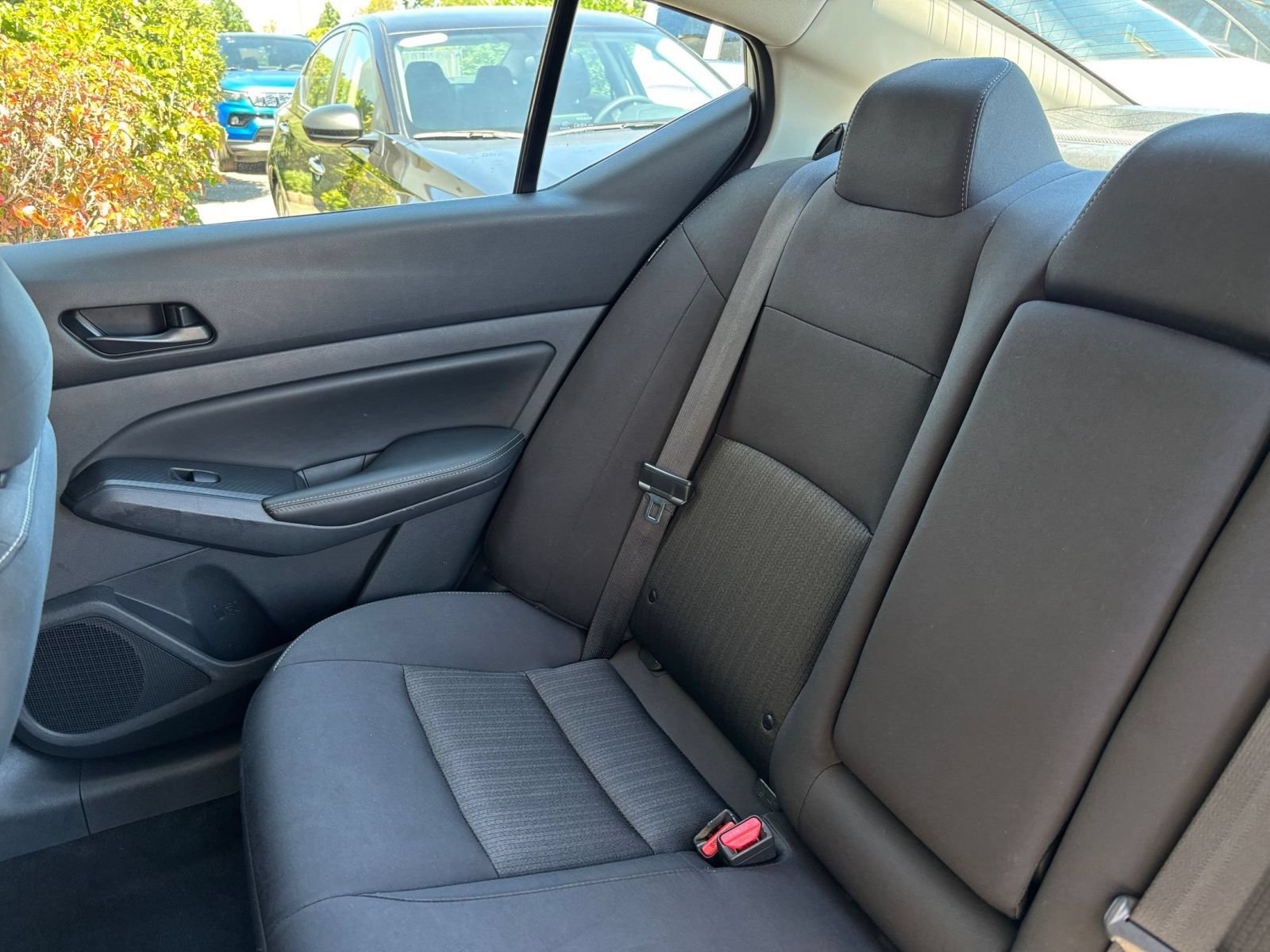 Used 2025 Nissan Altima 2.5 SV FWD image 40
