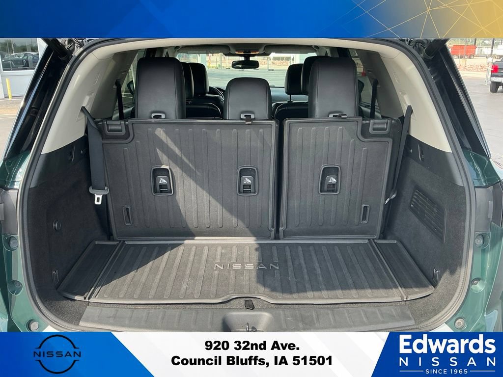 Used 2022 Nissan Pathfinder Platinum w/ Lighting Package (N93) AWD/4WD image 9