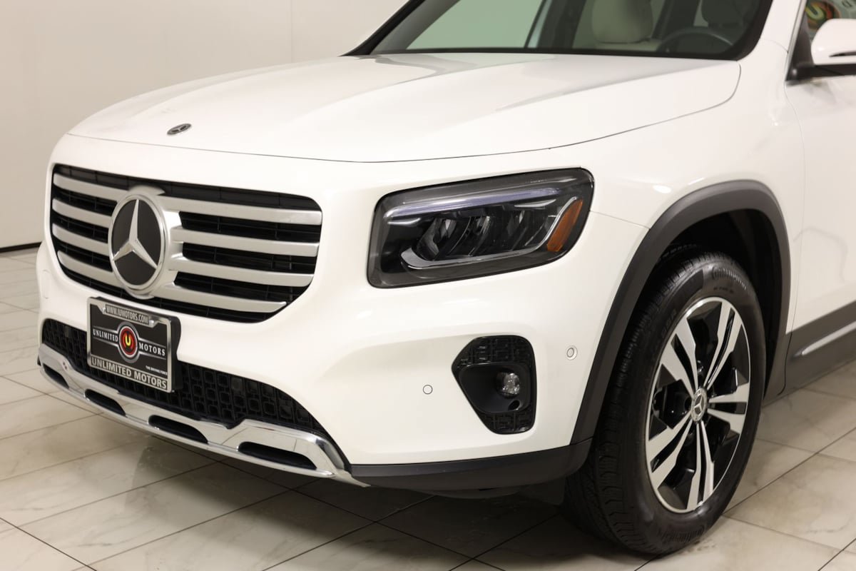 Used 2025 Mercedes-Benz GLB 250 4MATIC image 43