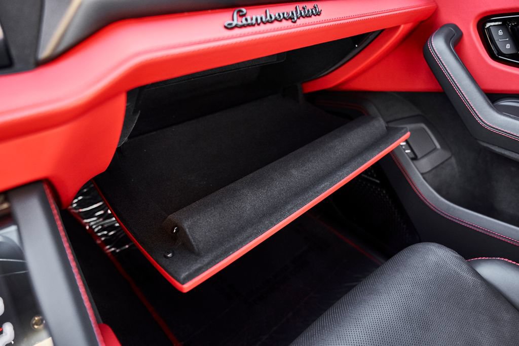 Used 2025 Lamborghini Urus S AWD/4WD image 81