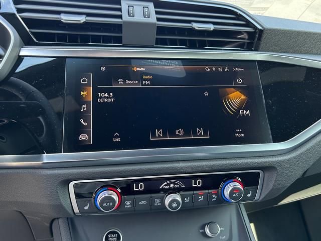New 2025 Audi Q3 2.0T Premium image 14