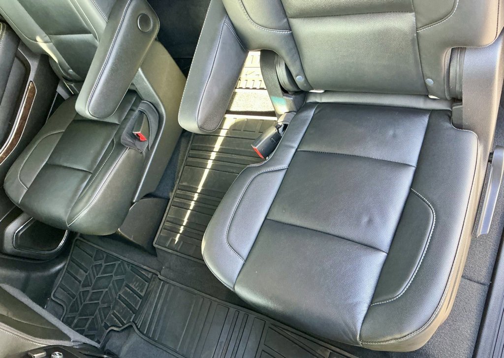 Used 2020 Chevrolet Suburban LT w/ Luxury Package image 29