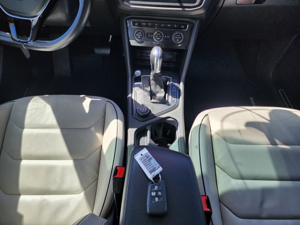 Used 2019 Volkswagen Tiguan SEL Premium image 23