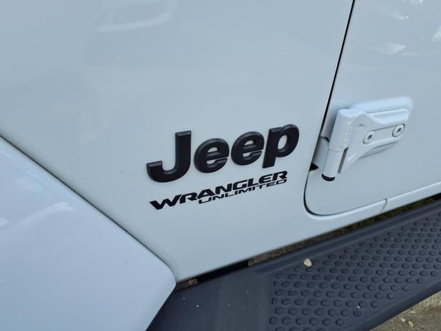 Used 2021 Jeep Wrangler Unlimited Sahara AWD/4WD image 8
