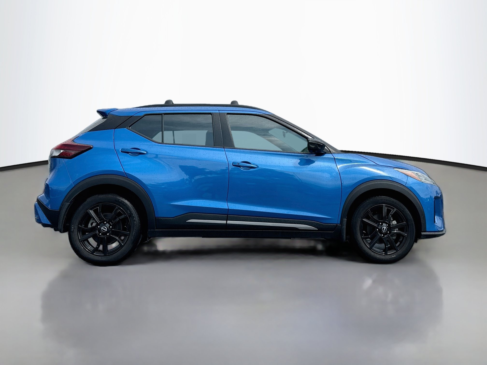 Used 2024 Nissan Kicks SR FWD image 8