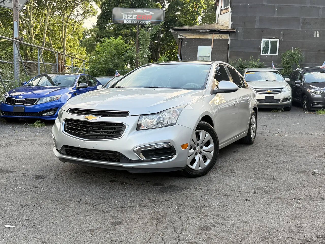 Used 2015 Chevrolet Cruze LT FWD image 2