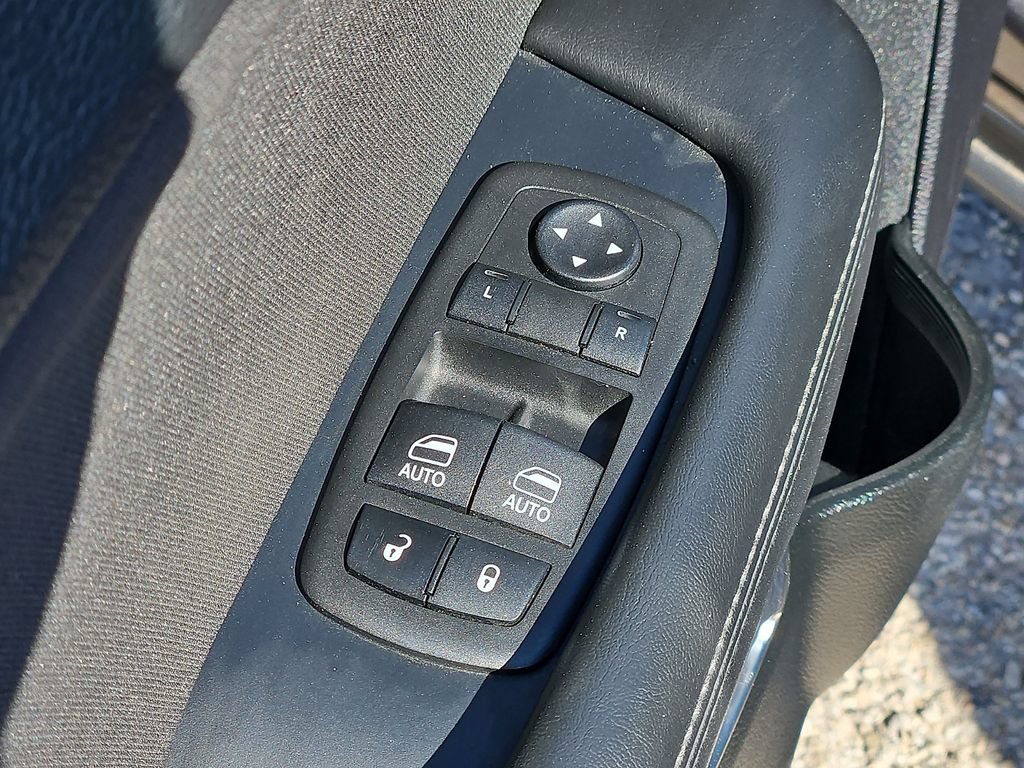 Used 2023 Dodge Challenger SXT RWD image 13