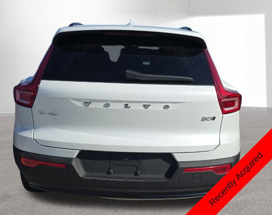 Used 2024 Volvo XC40 B5 Plus w/ Climate Package image 6