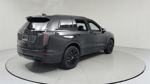 Used 2023 Cadillac XT6 Sport w/ LPO, ONYX Package image 5