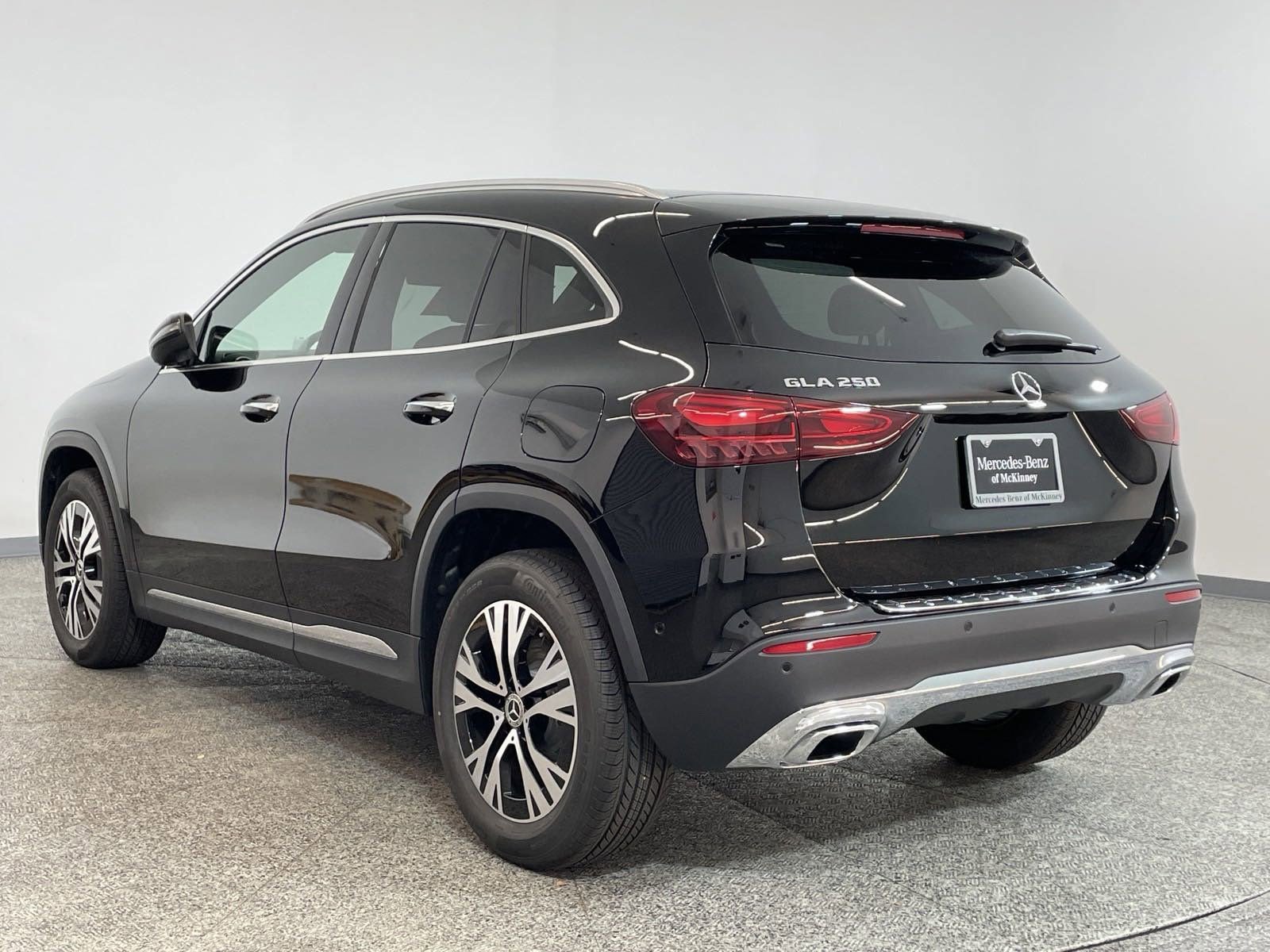 Certified 2025 Mercedes-Benz GLA 250 image 3