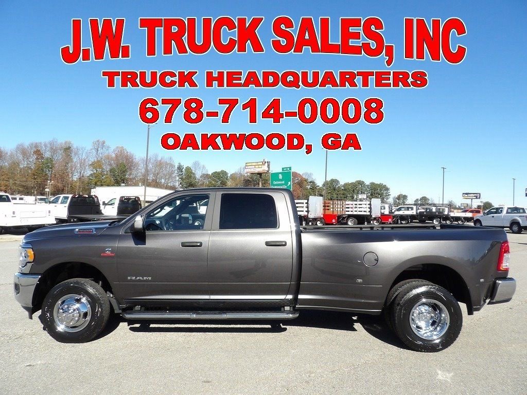 Used 2022 RAM 3500 Big Horn AWD/4WD image 2