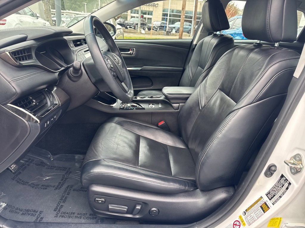 Used 2016 Toyota Avalon Limited image 17