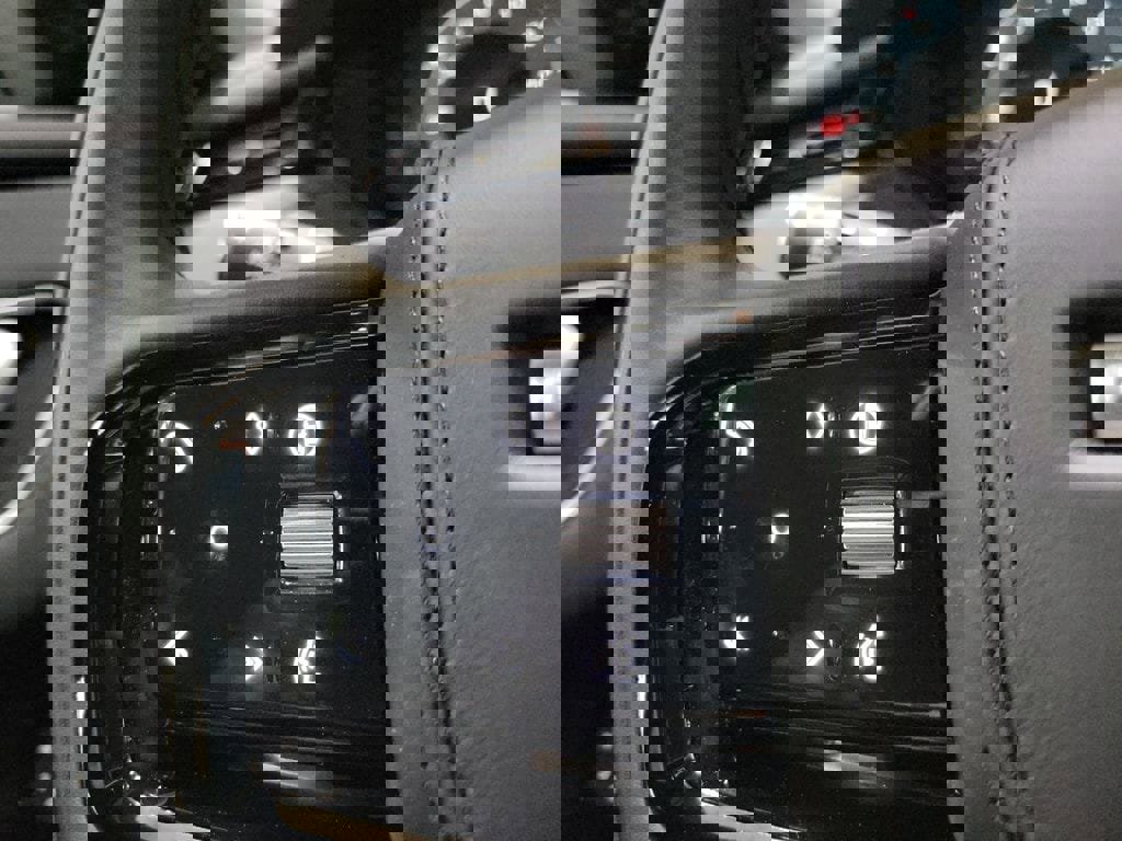 New 2026 Land Rover Range Rover Velar Dynamic SE image 15