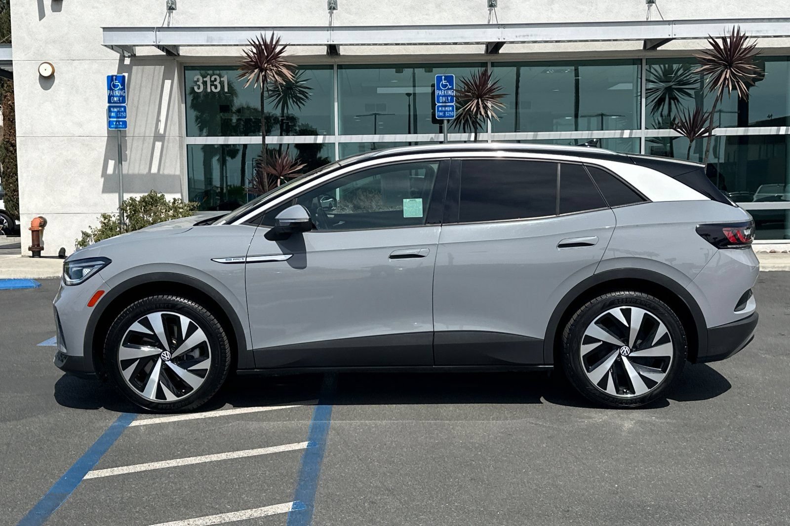 Used 2021 Volkswagen ID.4 Pro S w/ Gradient Package AWD/4WD image 7