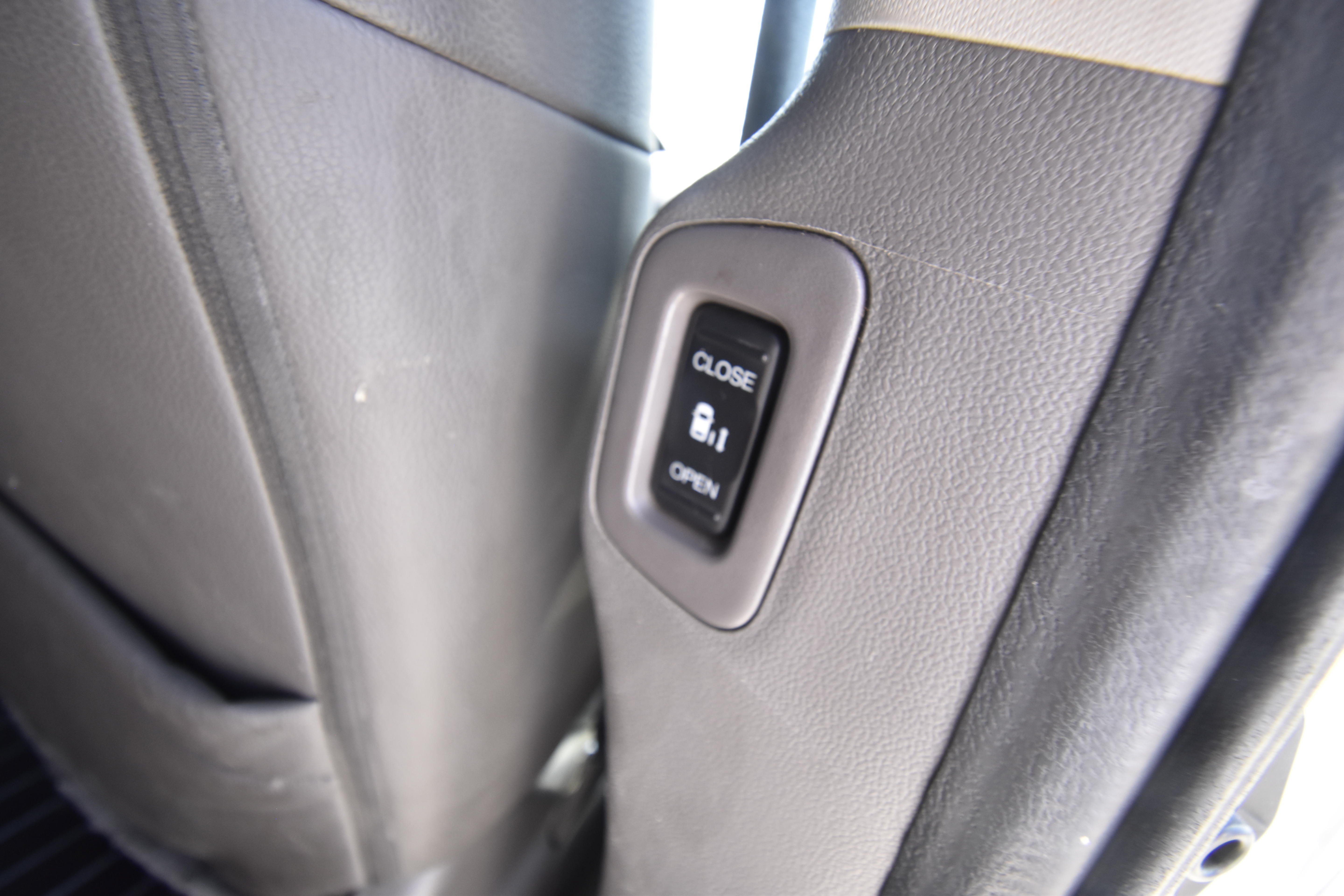 Used 2017 Honda Odyssey EX-L image 18