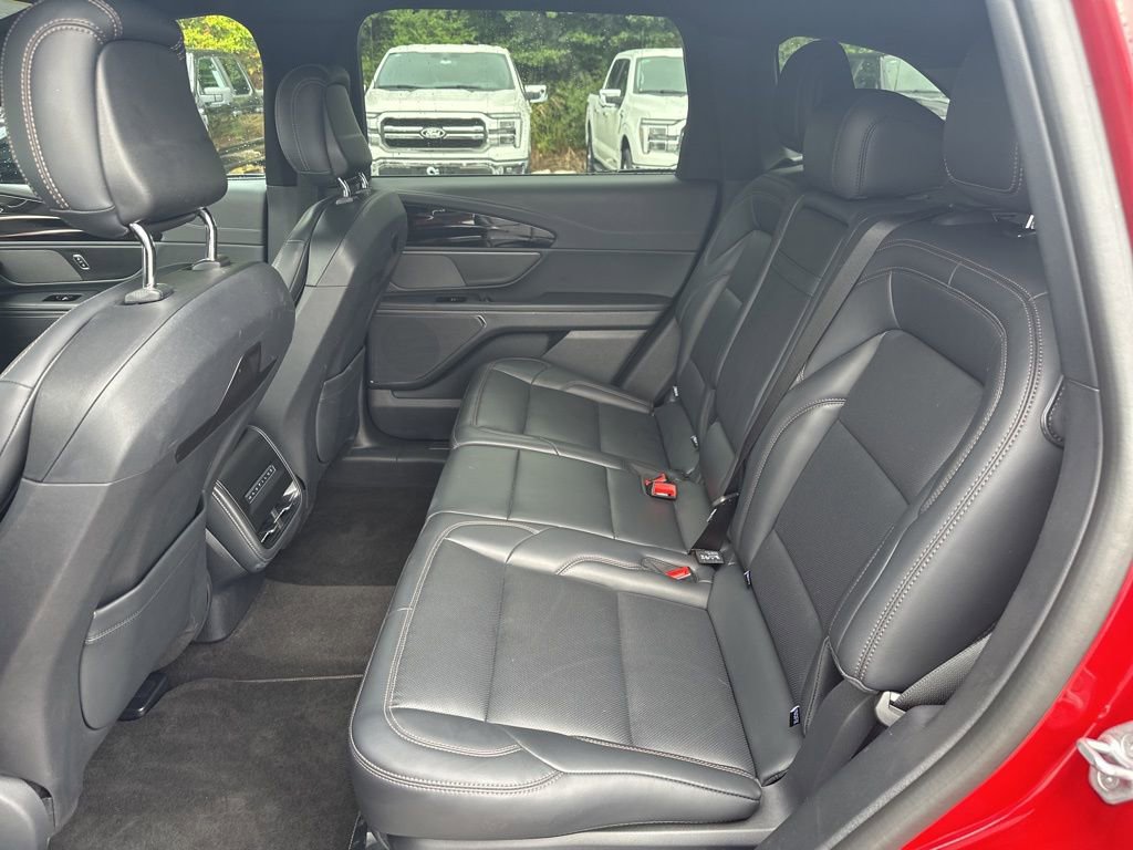Used 2024 Lincoln Nautilus Premier w/ Jet Appearance Package image 12