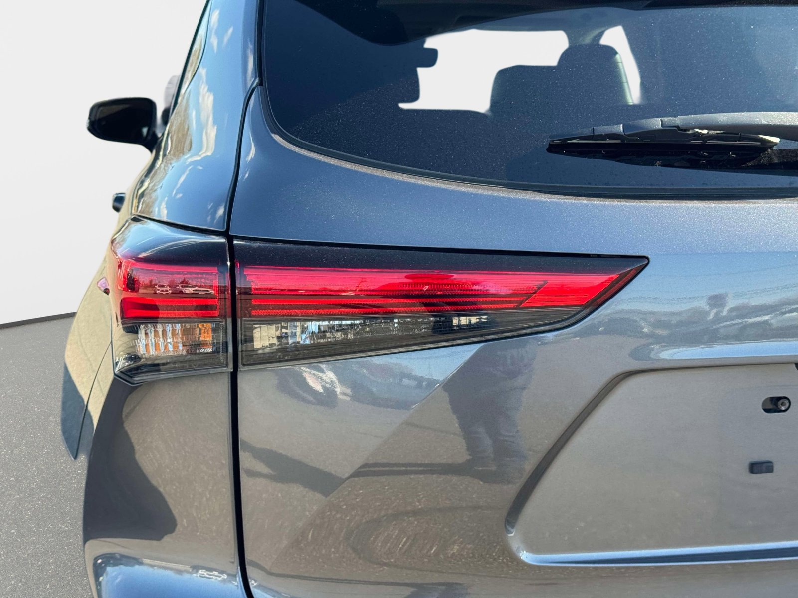 Used 2022 Toyota Highlander XLE image 9
