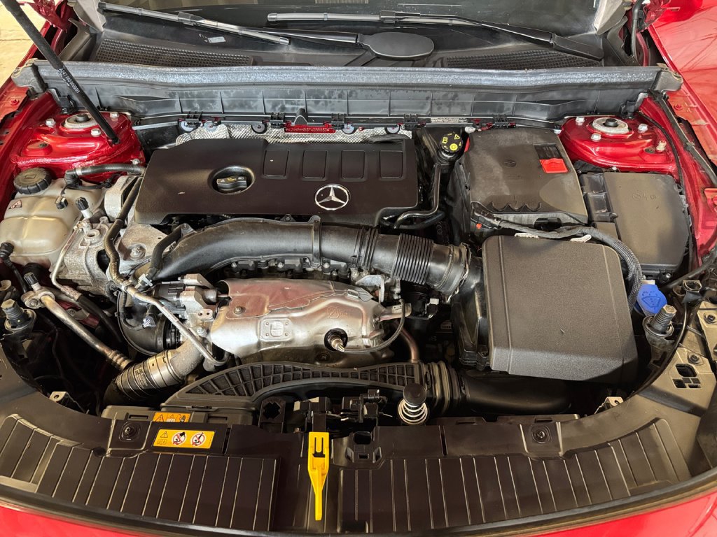 Used 2023 Mercedes-Benz GLB 250 4MATIC image 27