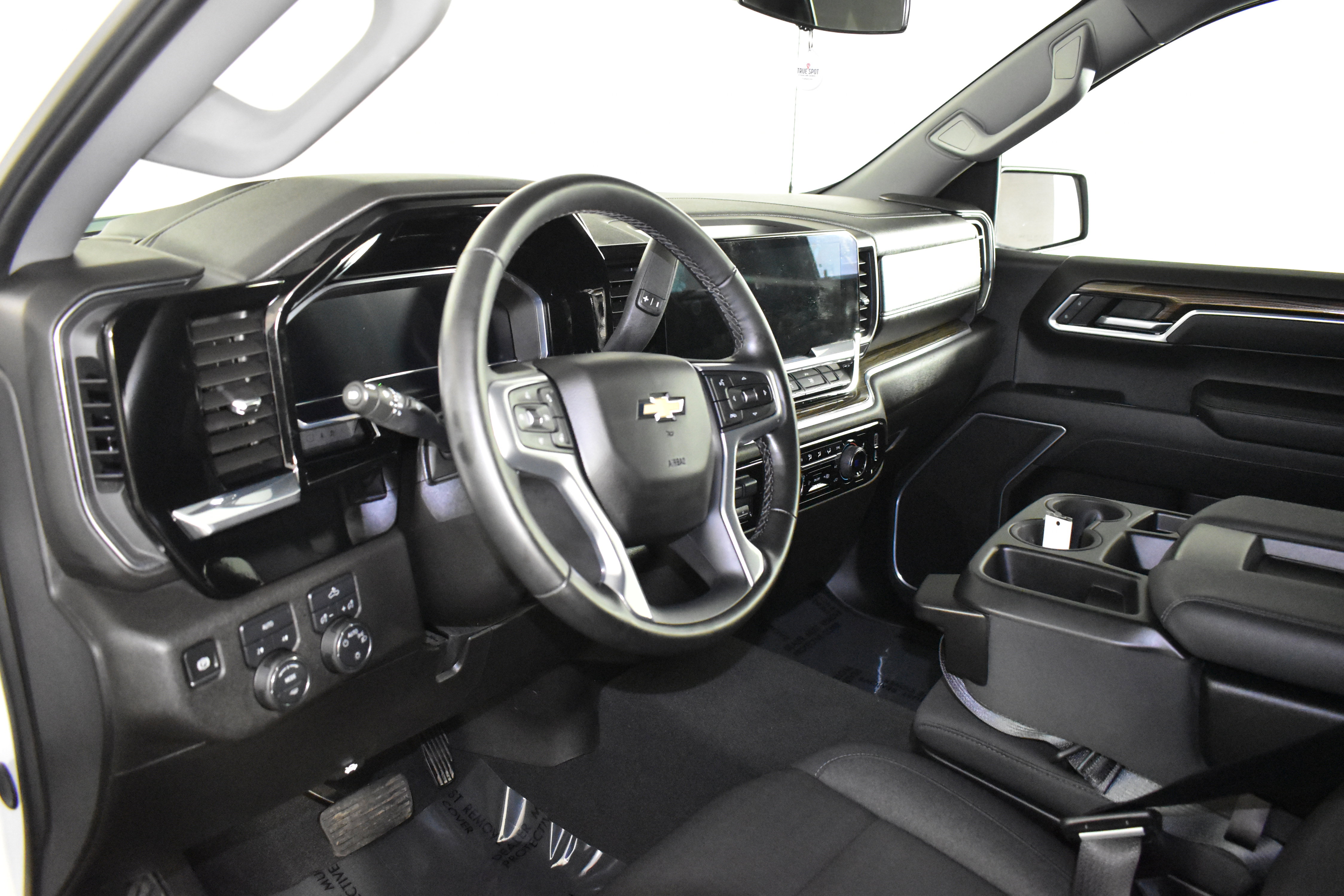 Used 2025 Chevrolet Silverado 1500 LT image 41