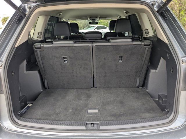 Used 2025 Volkswagen Atlas SE image 26