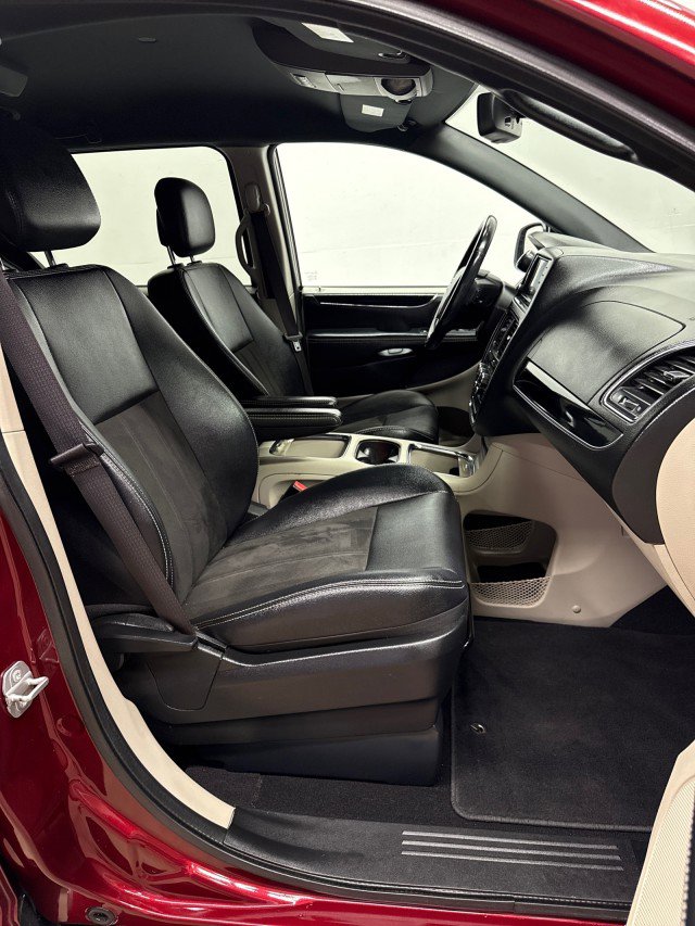 Used 2019 Dodge Grand Caravan SXT image 27