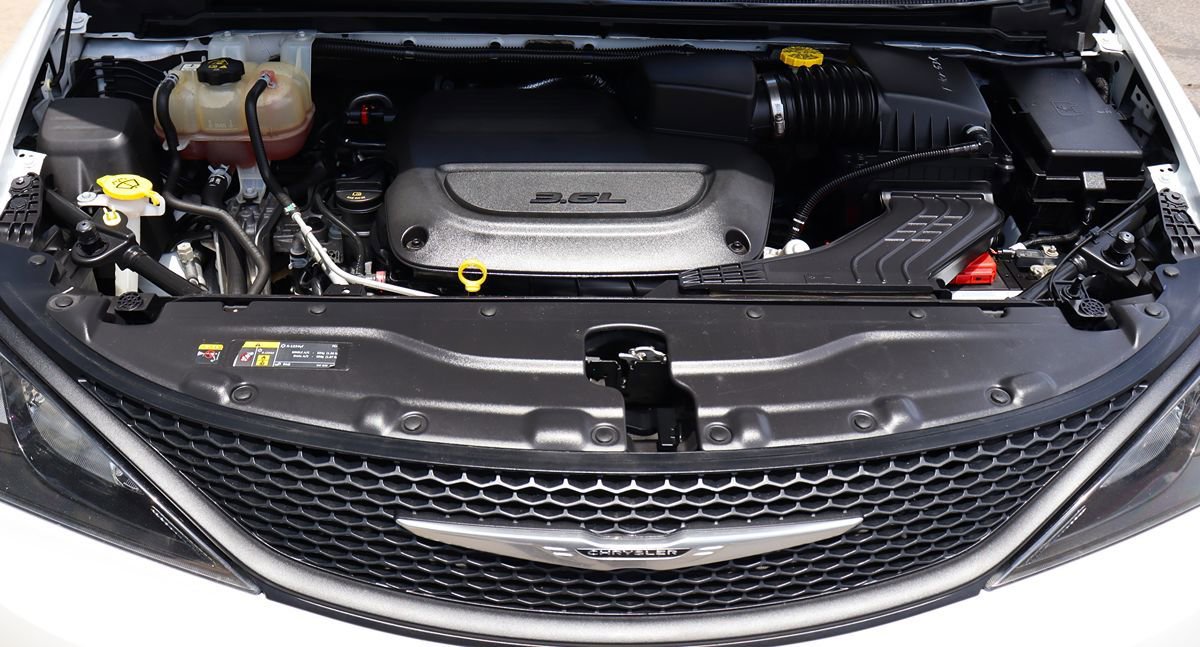 Used 2023 Chrysler Voyager LX FWD image 59