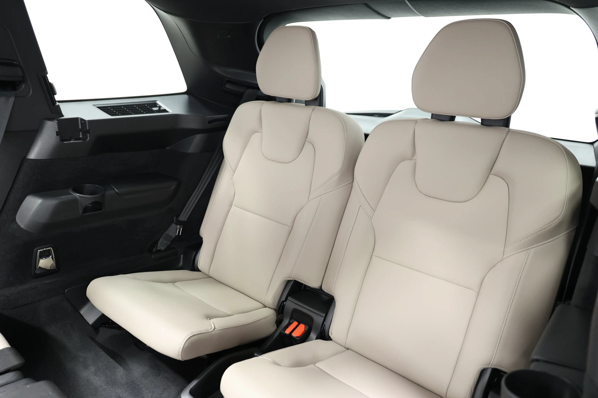 Used 2025 Volvo XC90 B6 Core AWD/4WD image 4