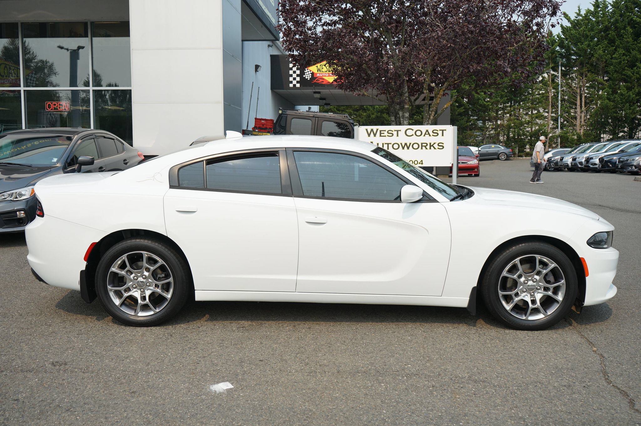 Used 2015 Dodge Charger SXT w/ AWD Plus Group image 6