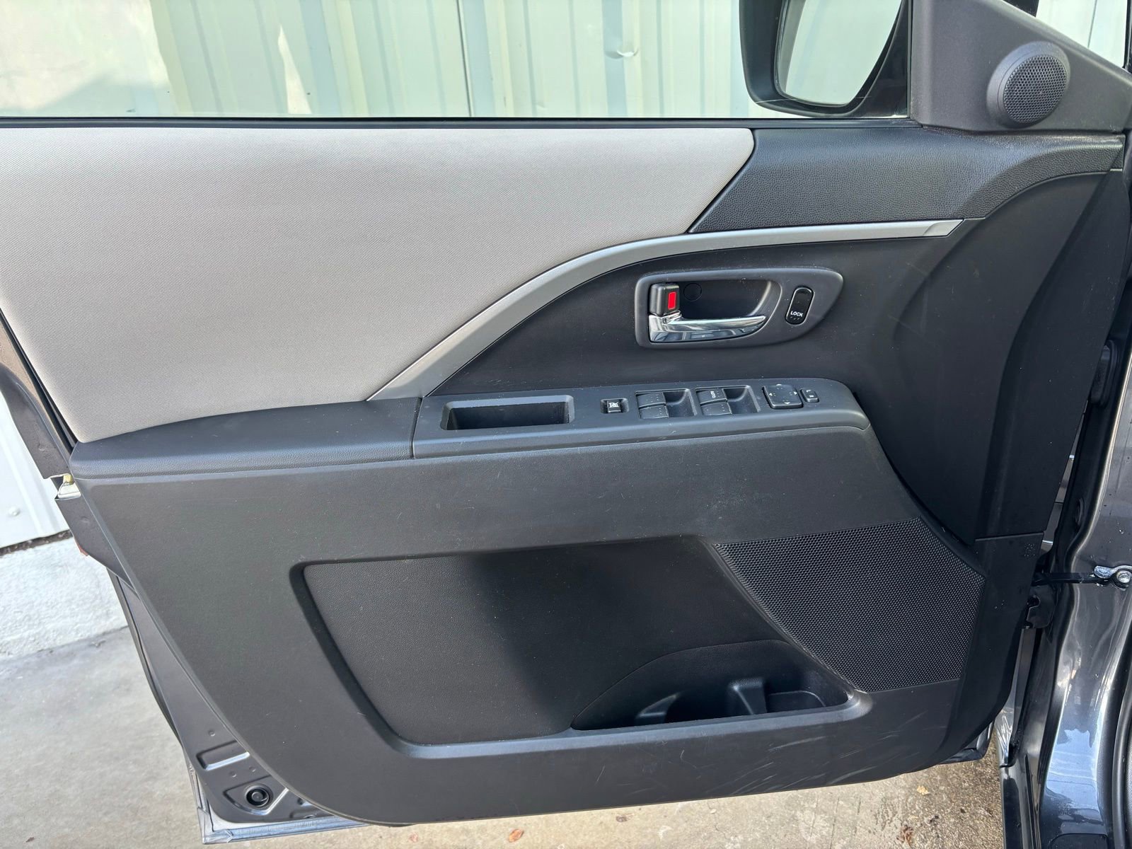 Used 2015 MAZDA MAZDA5 Sport image 13