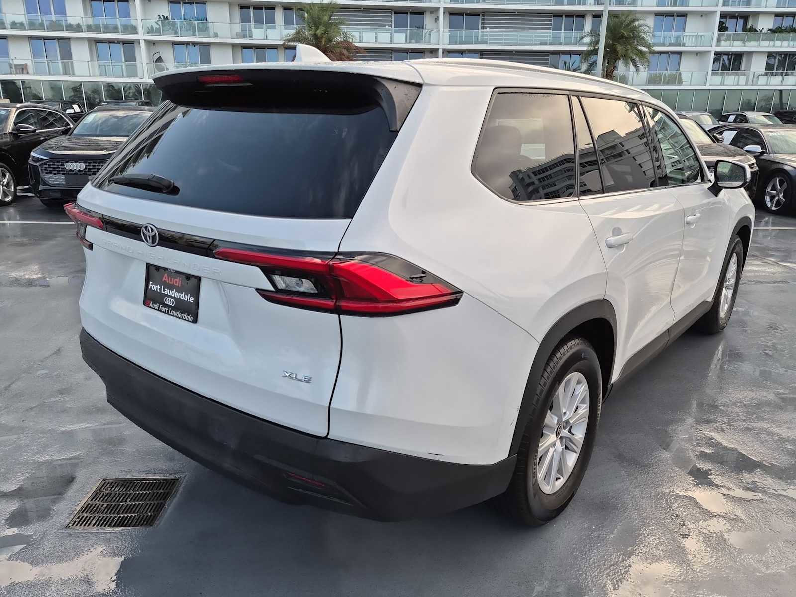 Used 2024 Toyota Grand Highlander XLE image 6