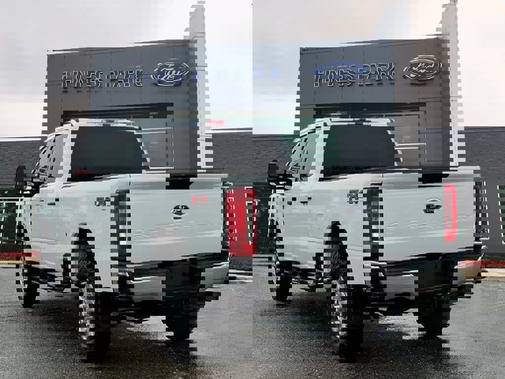 Used 2024 Ford F250 XLT w/ FX4 Off-Road Package image 5