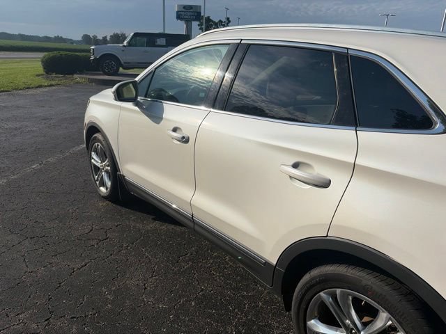 Used 2016 Lincoln MKC Select w/ Select Plus Package FWD image 16