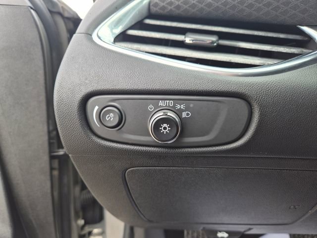 Used 2017 Chevrolet Malibu LT FWD image 16