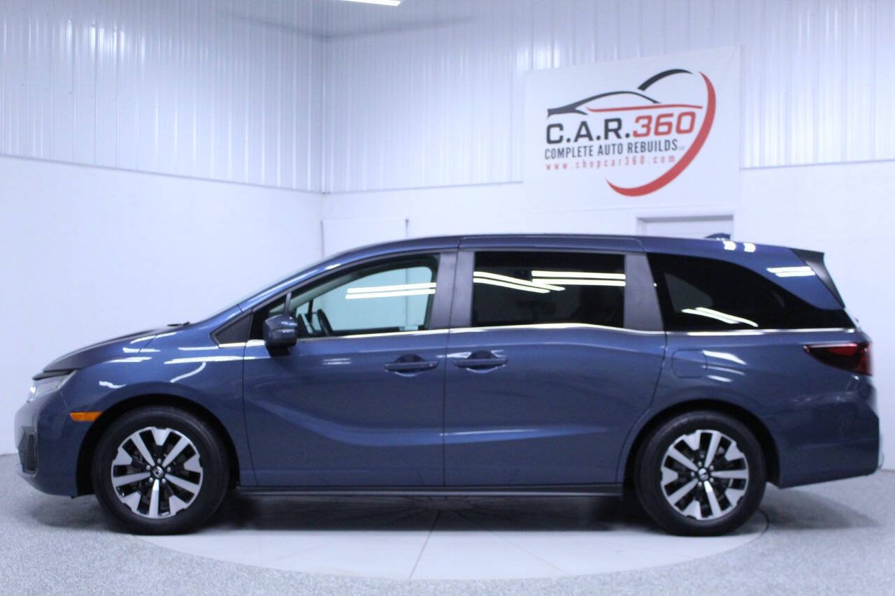Used 2025 Honda Odyssey EX-L image 3