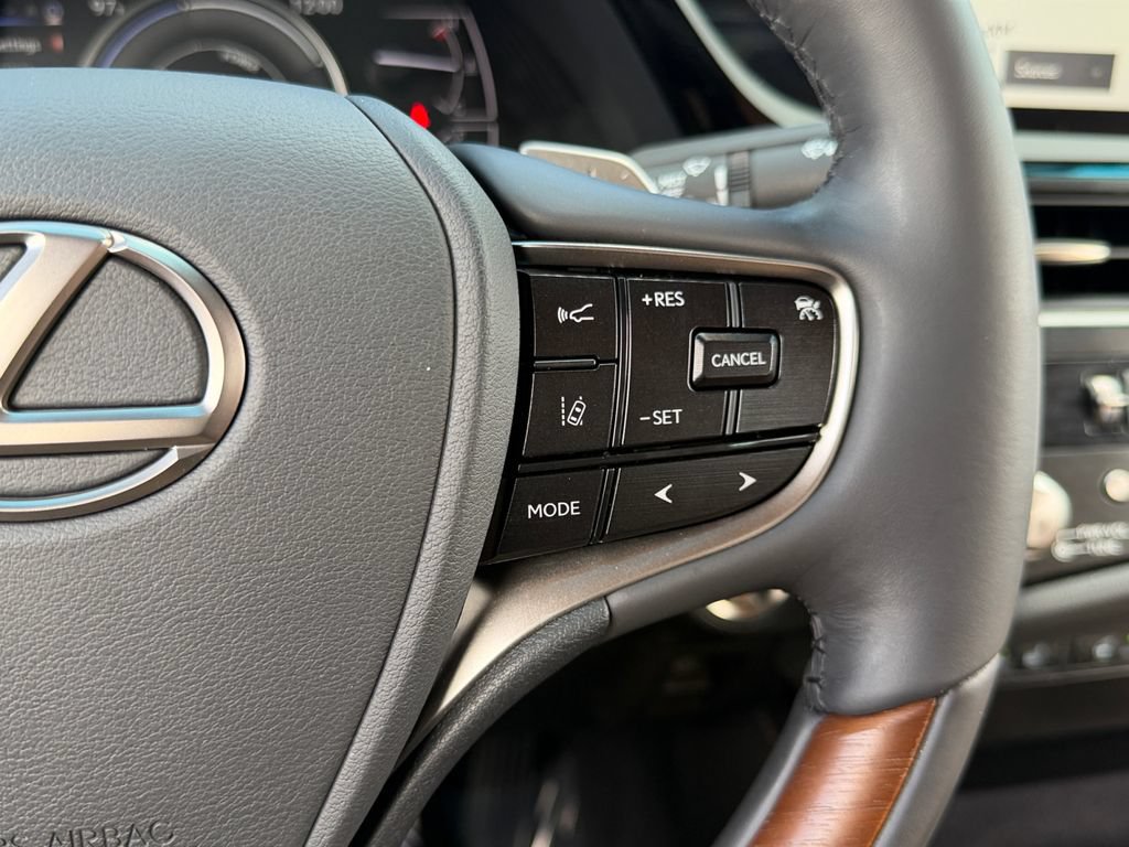 Certified 2023 Lexus ES 300h w/ Accessory Package (Z1) FWD image 18