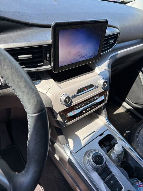 Used 2022 Ford Explorer XLT w/ Equipment Group 202A RWD image 13