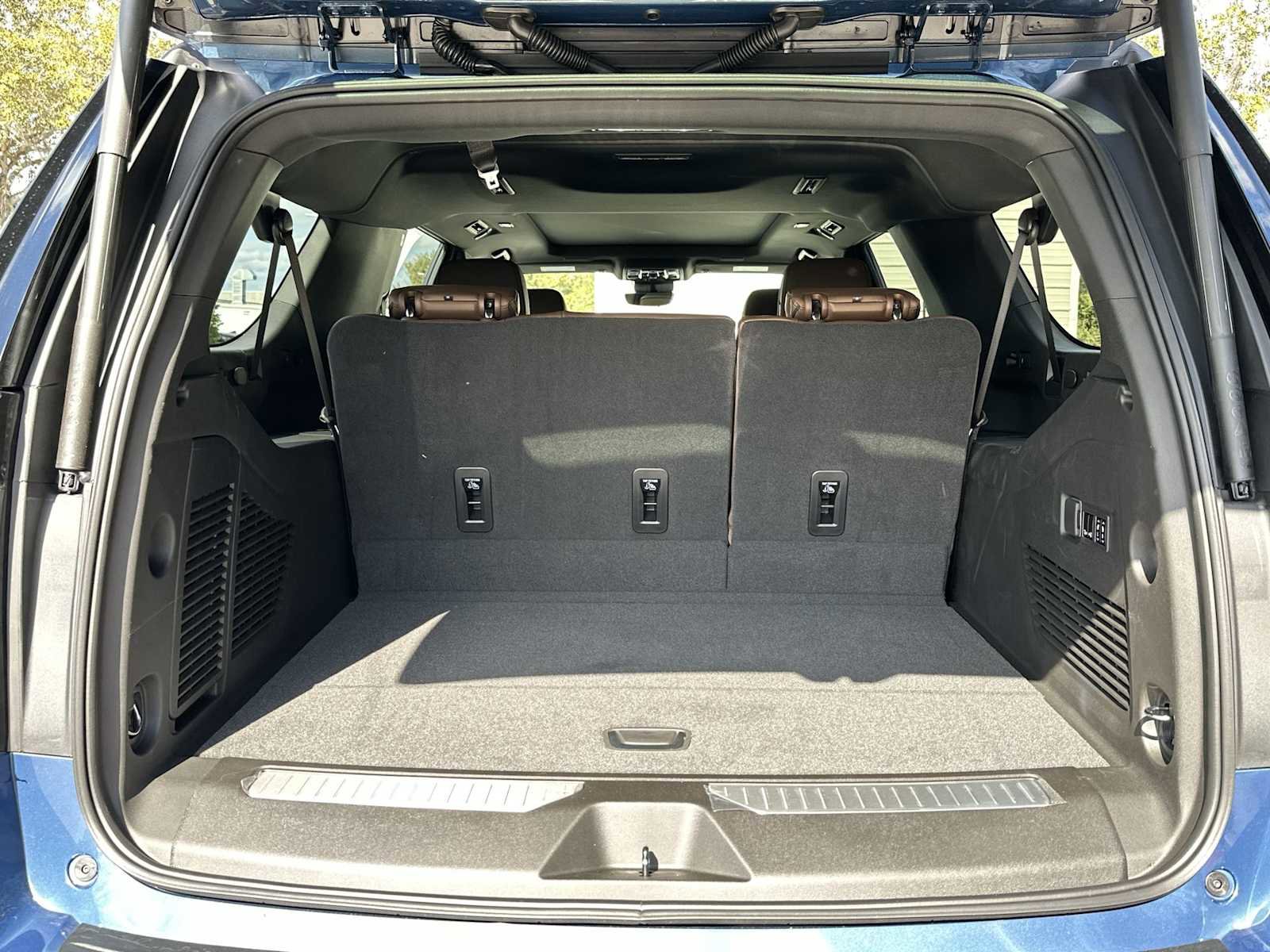 New 2026 Chevrolet Suburban High Country image 26