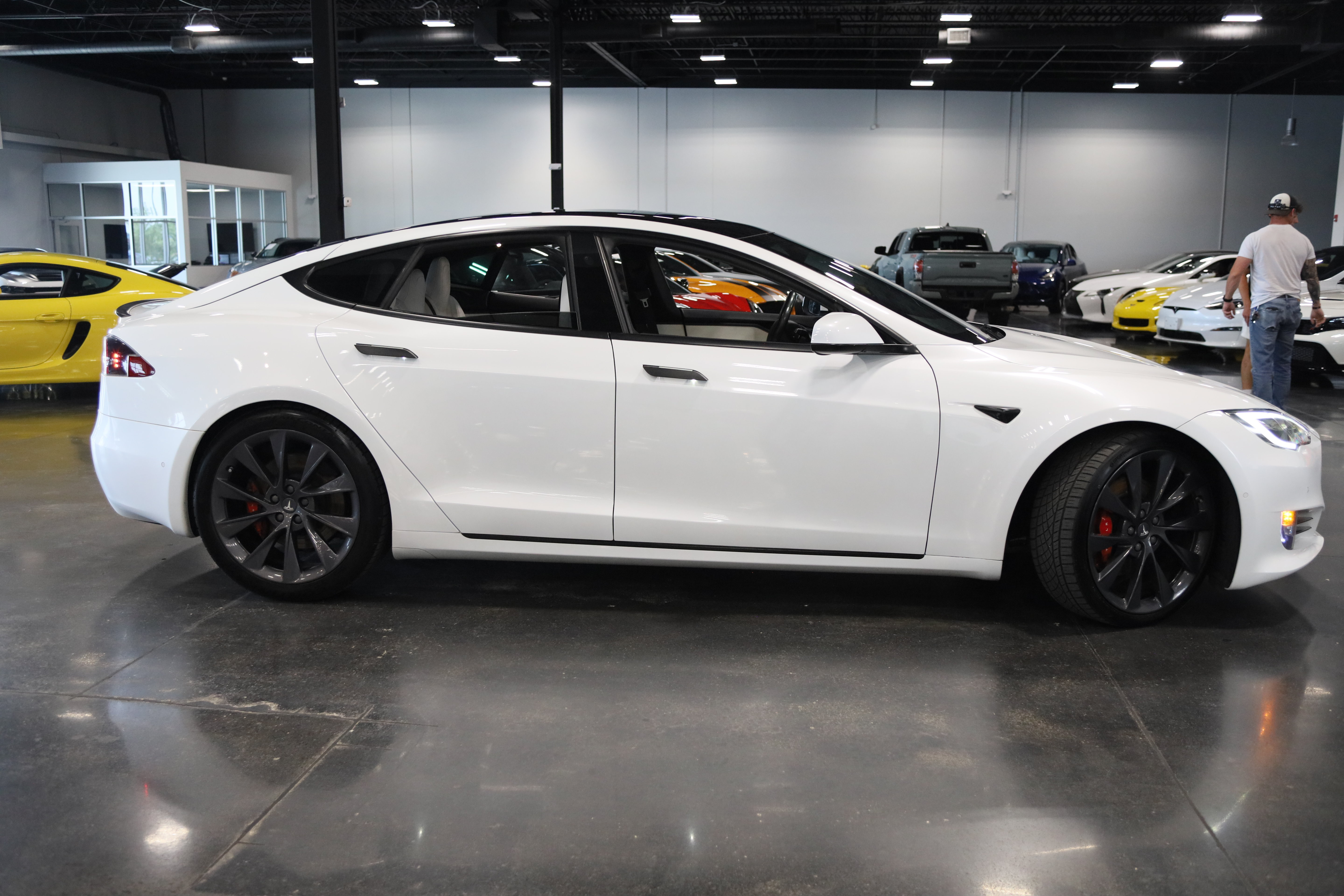 Used 2019 Tesla Model S Long Range AWD/4WD image 8