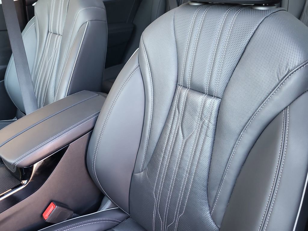 Used 2024 Buick Envision Avenir image 14